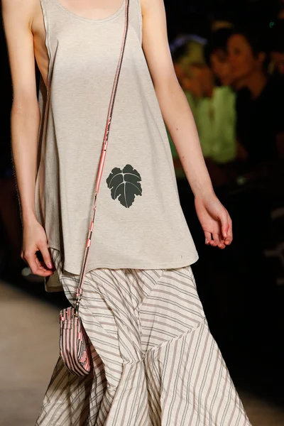 Look 76